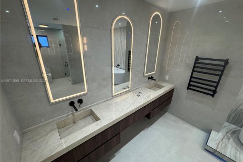 Villa ou maison à vendre à Miami, Floride: 5 chambres, 308.06 m2 № 2033573 - photo 26