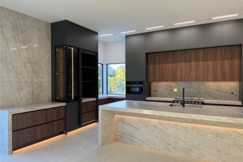 Villa ou maison à vendre à Miami, Floride: 5 chambres, 308.06 m2 № 2033573 - photo 9
