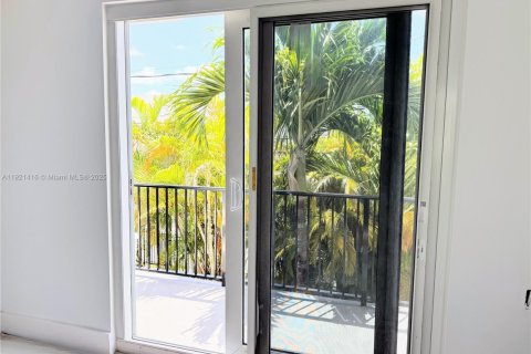 Apartamento en alquiler en Miami Beach, Florida, 1 dormitorio, 56.21 m2 № 1975518 - foto 5