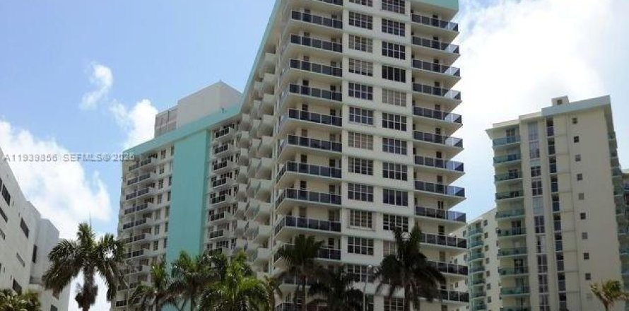 Condo in Hollywood, Florida, 2 bedrooms  № 2000033