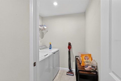 House in Haines City, Florida 4 bedrooms, 178.37 sq.m. № 2210811 - photo 22