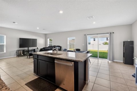 House in Haines City, Florida 4 bedrooms, 178.37 sq.m. № 2210811 - photo 8