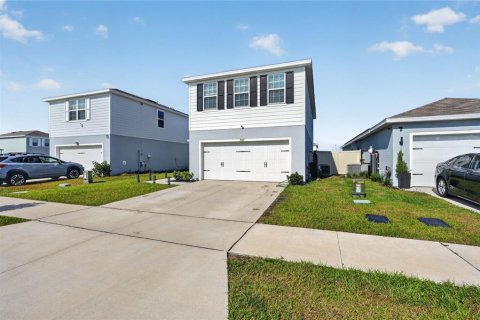 Casa en Haines City, Florida 4 dormitorios, 178.37 m2 № 2210811