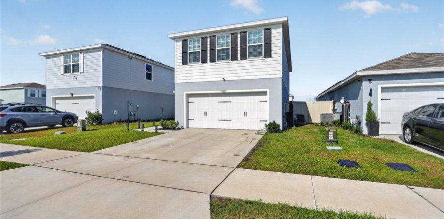 House in Haines City, Florida 4 bedrooms, 178.37 sq.m. № 2210811