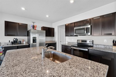 House in Haines City, Florida 4 bedrooms, 178.37 sq.m. № 2210811 - photo 7
