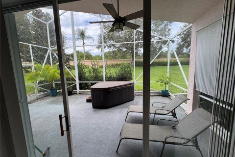 House in Saint Lucie, Florida 3 bedrooms, 193.24 sq.m. № 2151139 - photo 25