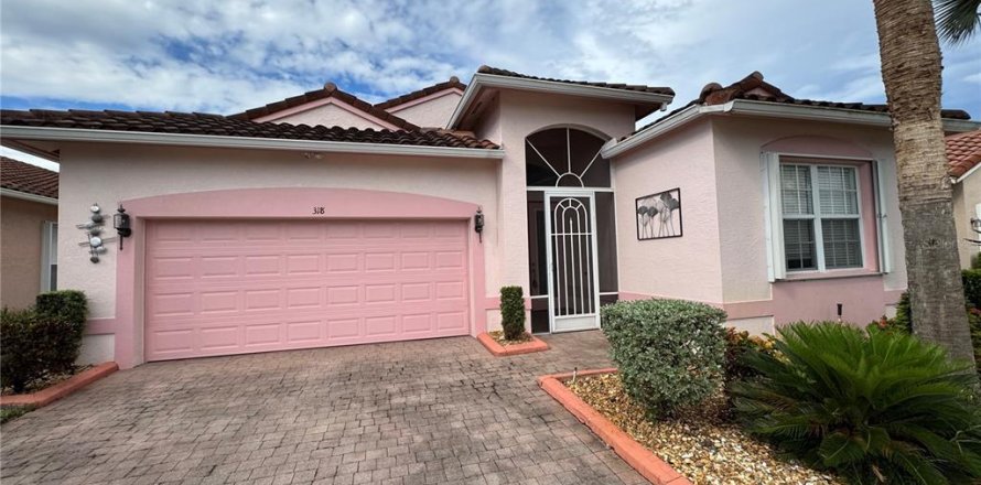 House in Saint Lucie, Florida 3 bedrooms, 193.24 sq.m. № 2151139