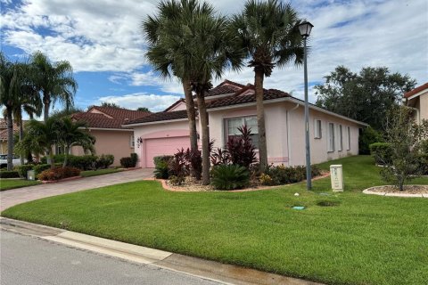 House in Saint Lucie, Florida 3 bedrooms, 193.24 sq.m. № 2151139 - photo 2