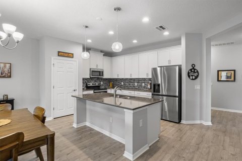Casa en venta en Lakeland, Florida, 3 dormitorios, 164.62 m2 № 1901921 - foto 3