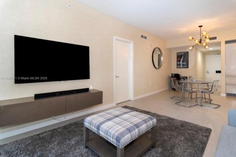 Condo in Miami, Florida, 1 bedroom  № 1937555 - photo 8