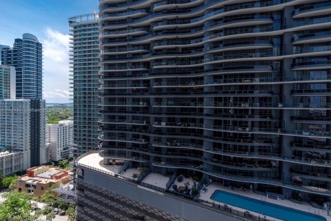 Condo in Miami, Florida, 1 bedroom  № 1937555 - photo 12