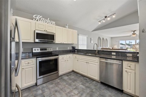 House in Summerfield, Florida 3 bedrooms, 156.63 sq.m. № 1618935 - photo 19