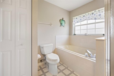 House in Summerfield, Florida 3 bedrooms, 156.63 sq.m. № 1618935 - photo 5