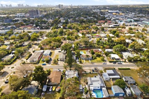 Immobilier commercial à vendre à Dania Beach, Floride: 123.37 m2 № 2031449 - photo 8