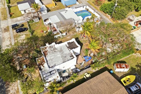 Immobilier commercial à vendre à Dania Beach, Floride: 123.37 m2 № 2031449 - photo 2