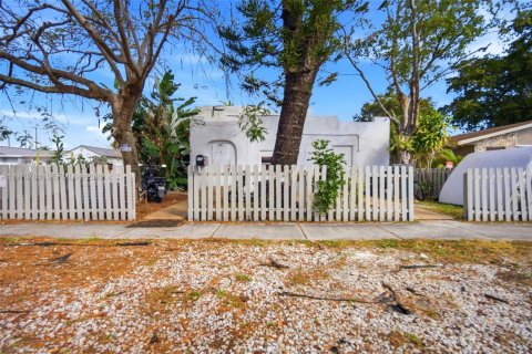 Immobilier commercial à Dania Beach, Floride 123.37 m2 № 2031449