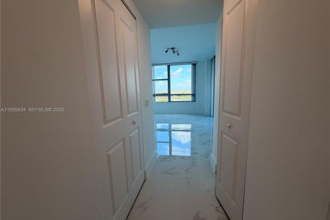 Condominio en alquiler en Sunrise, Florida, 3 dormitorios, 145.86 m2 № 2010794 - foto 13