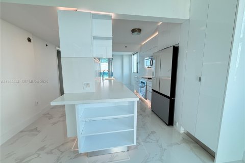 Condominio en alquiler en Sunrise, Florida, 3 dormitorios, 145.86 m2 № 2010794 - foto 4