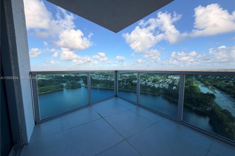 Condominio en alquiler en Sunrise, Florida, 3 dormitorios, 145.86 m2 № 2010794 - foto 2