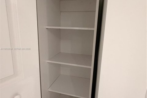 Condominio en alquiler en Sunrise, Florida, 3 dormitorios, 145.86 m2 № 2010794 - foto 29