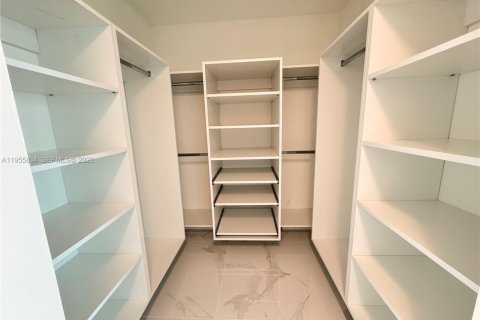 Condominio en alquiler en Sunrise, Florida, 3 dormitorios, 145.86 m2 № 2010794 - foto 16