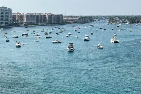 Propiedad comercial en alquiler en Pompano Beach, Florida, 2 dormitorios, 99.03 m2 № 1180612 - foto 1