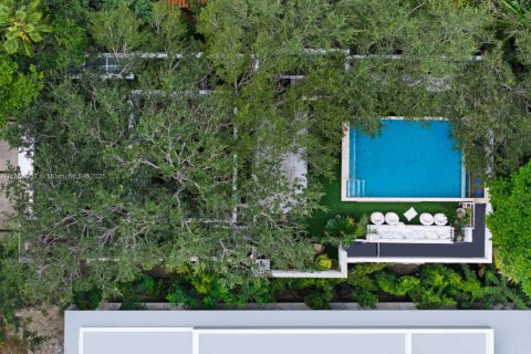 House in Miami, Florida 5 bedrooms, 433.85 sq.m. № 1932820 - photo 27