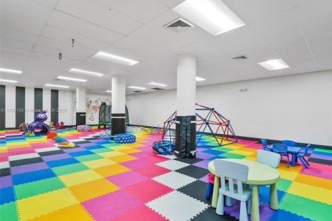 Condo in Miami Beach, Florida  № 1960265 - photo 17