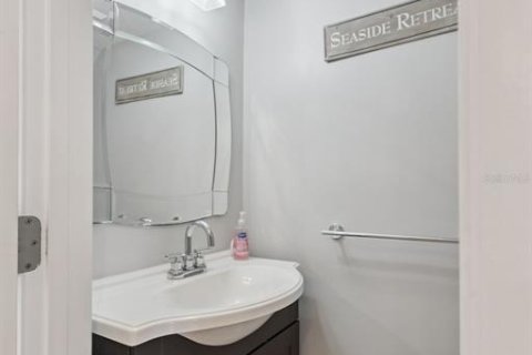 Condo in Saint Petersburg, Florida, 2 bedrooms  № 2234664 - photo 18