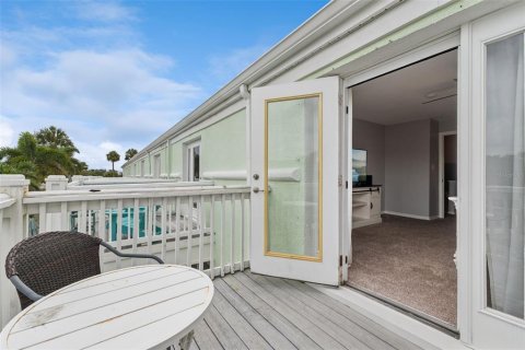 Condo in Saint Petersburg, Florida, 2 bedrooms  № 2234664 - photo 26