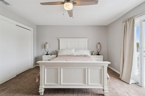 Condo in Saint Petersburg, Florida, 2 bedrooms  № 2234664 - photo 23