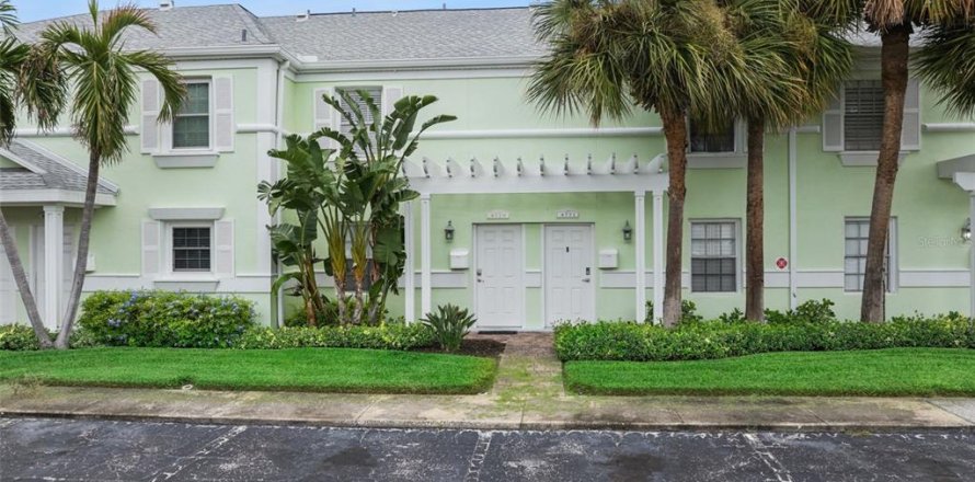 Condo in Saint Petersburg, Florida, 2 bedrooms  № 2234664