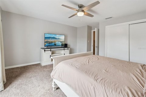 Condo in Saint Petersburg, Florida, 2 bedrooms  № 2234664 - photo 24
