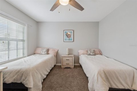 Condo in Saint Petersburg, Florida, 2 bedrooms  № 2234664 - photo 30