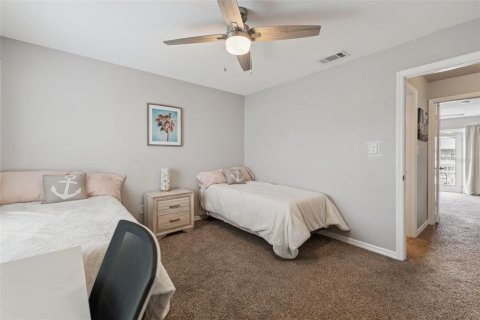 Condo in Saint Petersburg, Florida, 2 bedrooms  № 2234664 - photo 29