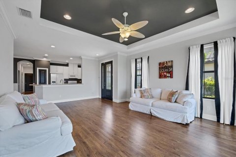 House in Sarasota, Florida 2 bedrooms, 152.27 sq.m. № 1784425 - photo 8