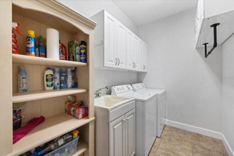 House in Sarasota, Florida 2 bedrooms, 152.27 sq.m. № 1784425 - photo 27