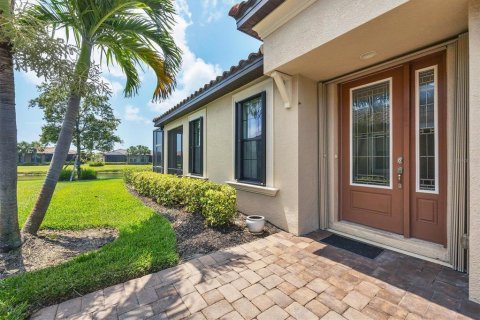 House in Sarasota, Florida 2 bedrooms, 152.27 sq.m. № 1784425 - photo 6