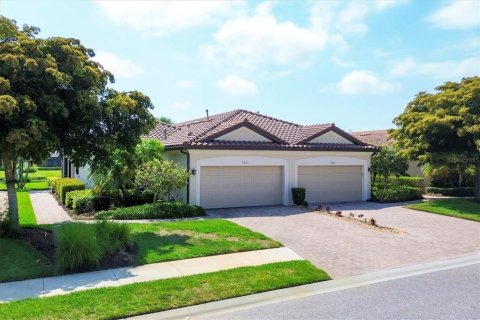 House in Sarasota, Florida 2 bedrooms, 152.27 sq.m. № 1784425 - photo 1