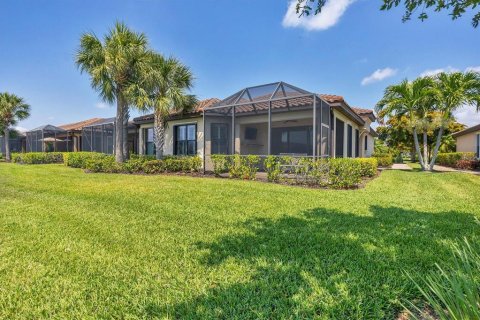 House in Sarasota, Florida 2 bedrooms, 152.27 sq.m. № 1784425 - photo 3