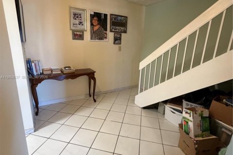 Townhouse in Miami, Florida 3 bedrooms № 2052957 - photo 7