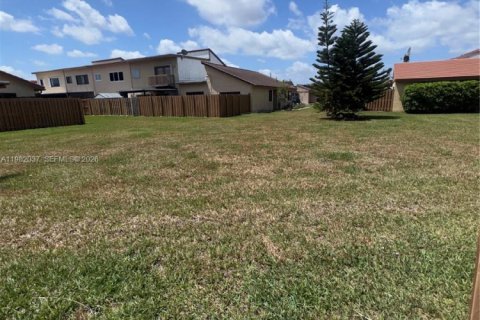 Townhouse in Miami, Florida 3 bedrooms № 2052957 - photo 30