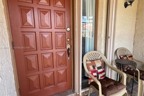 Townhouse in Miami, Florida 3 bedrooms № 2052957 - photo 3