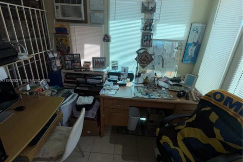 Townhouse in Miami, Florida 3 bedrooms № 2052957 - photo 22