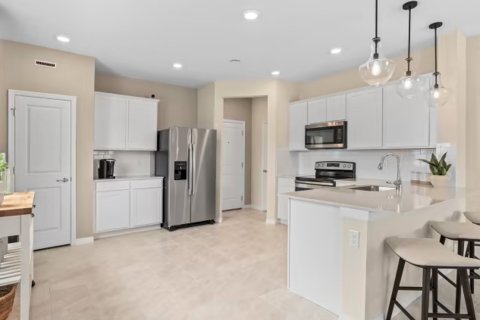 Adosado en venta en Kissimmee, Florida, 3 dormitorios, 166 m2 № 102765 - foto 1