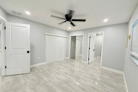 House in Kissimmee, Florida 4 bedrooms, 142.33 sq.m. № 2148791 - photo 7