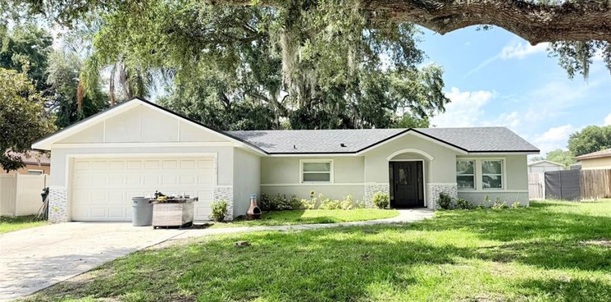 House in Kissimmee, Florida 4 bedrooms, 142.33 sq.m. № 2148791