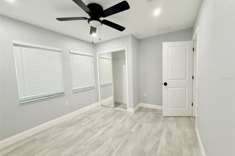 House in Kissimmee, Florida 4 bedrooms, 142.33 sq.m. № 2148791 - photo 9