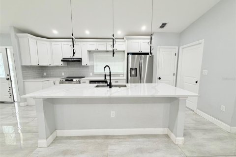 House in Kissimmee, Florida 4 bedrooms, 142.33 sq.m. № 2148791 - photo 2