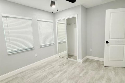 House in Kissimmee, Florida 4 bedrooms, 142.33 sq.m. № 2148791 - photo 8